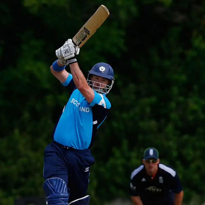 Gavin Hamilton – Income, Family, Height, Professional Achievements 2 Gavin Hamilton Height