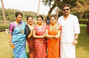 Gayathri Raguram: The Story Behind The Height, Weight, Age, Career And Success 3 Gayathri Raguram Family