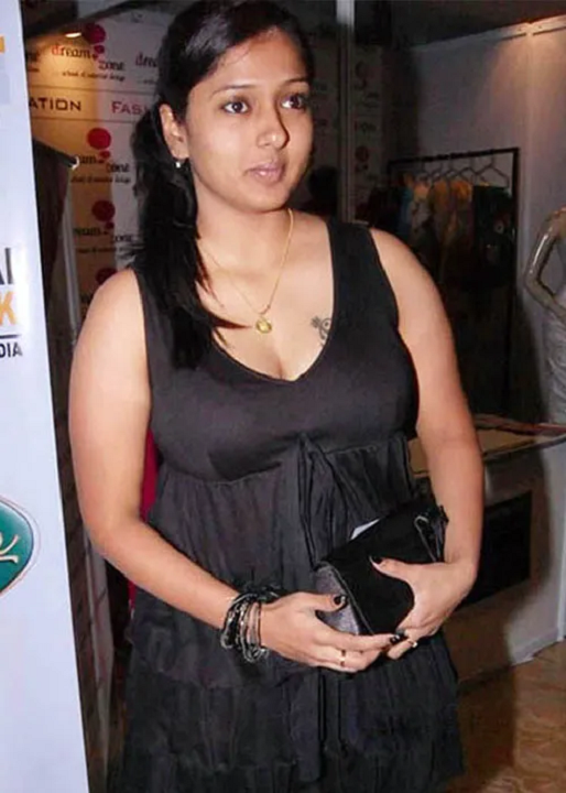 Gayathri Raguram: The Story Behind The Height, Weight, Age, Career And Success 2 Gayathri Raguram Height