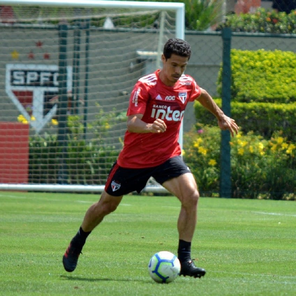 Hernanes Height