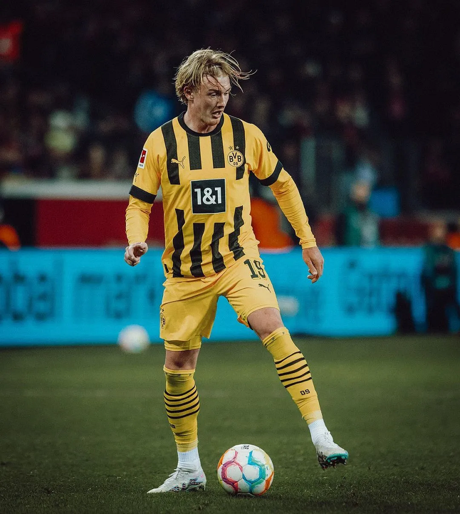 Julian Brandt Hieght