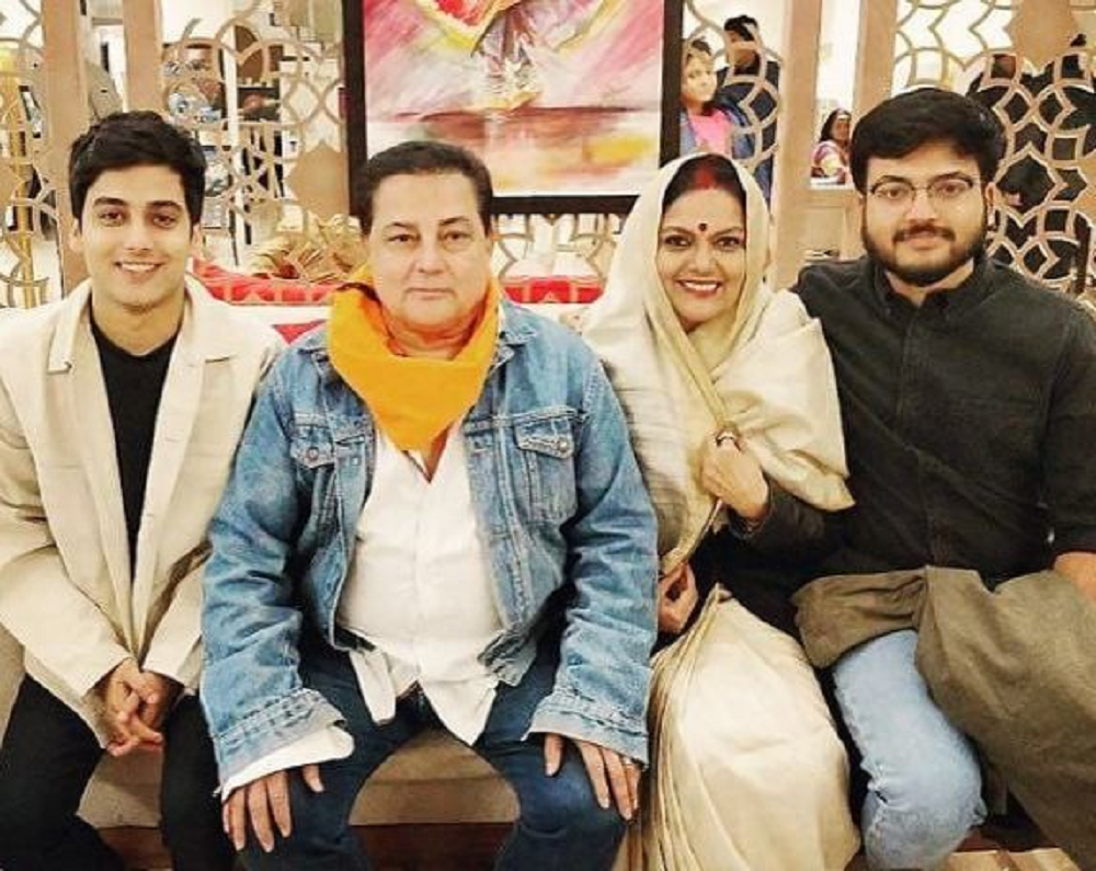 Keshto Mukherjee: Height, Weight, Age, Career And Success 3 Keshto Mukherjee Family