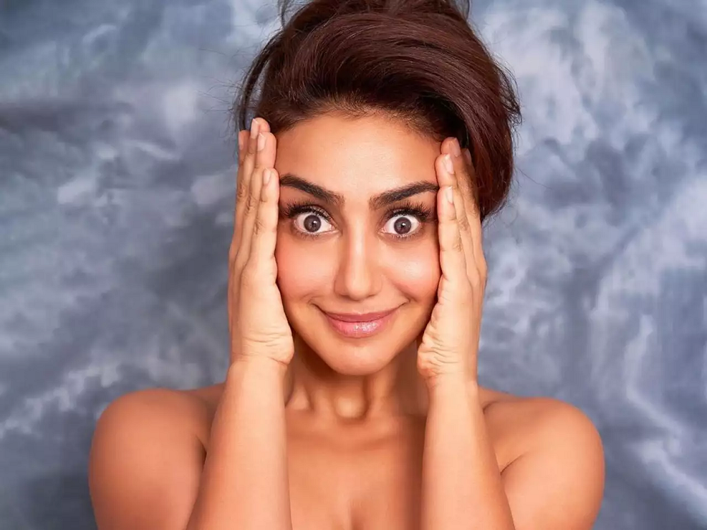 Mahek Chahal World: Revealing Weight, Age, Husband, Biography, Family Facts 4 Mahek Chahal career