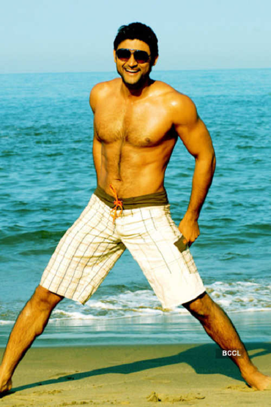 Manav Gohil Height