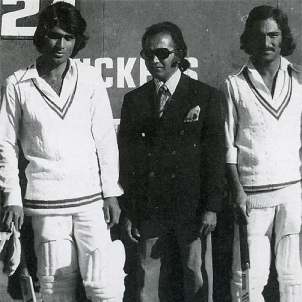 Mansoor Akhtar career