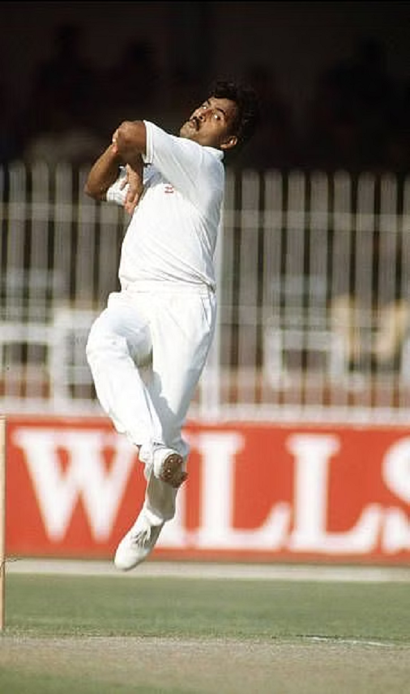 Manzoor Elahi Height