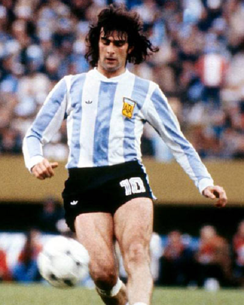 Mario Kempes’s Biography, Age, Height, Wife, Net Worth, Family 2 Mario Kempes Height