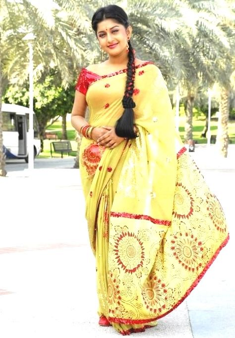 Meera Jasmine’s Biography, Age, Height, Wife, Net Worth, Family 2 Meera Jasmine Height