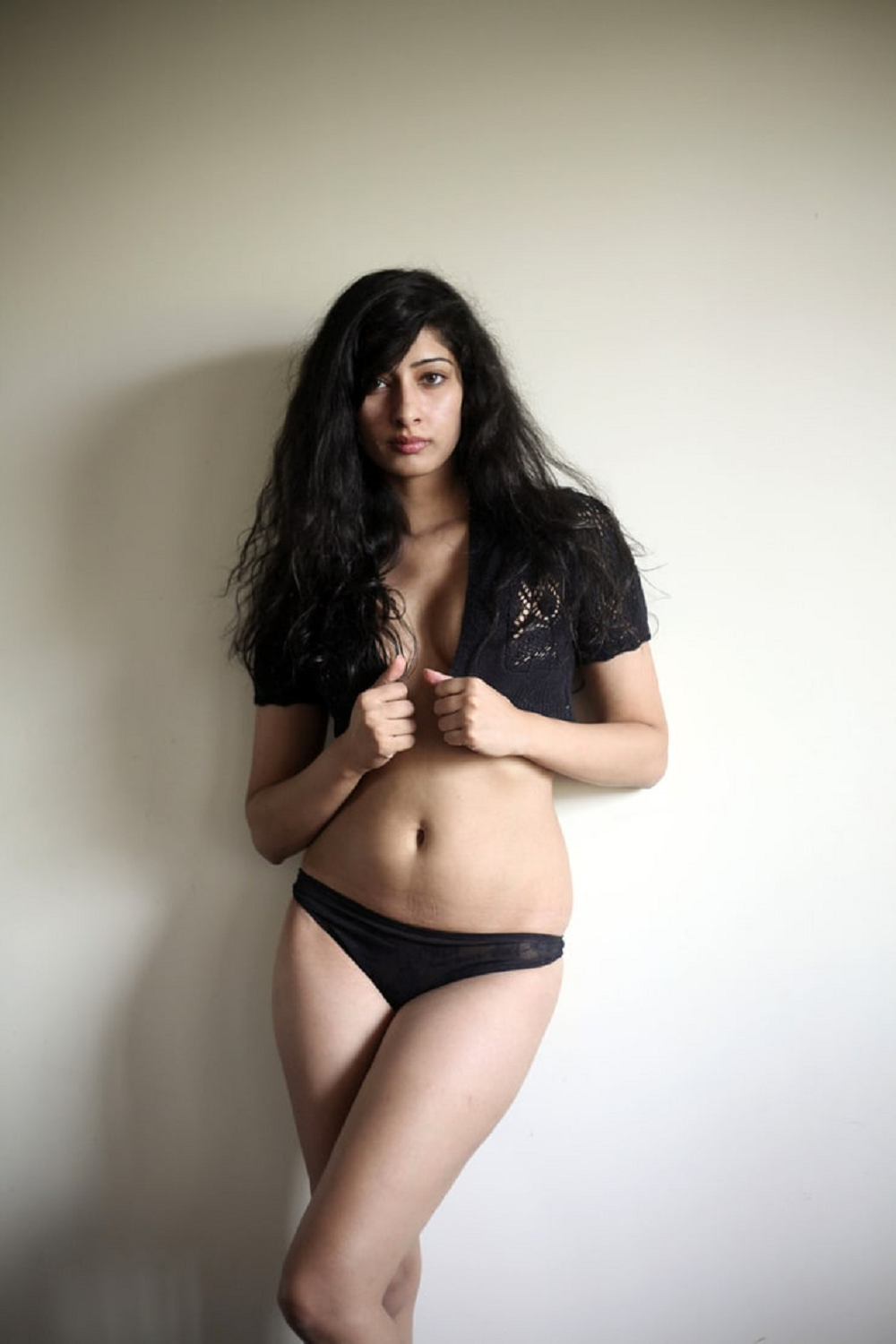 Niharica Raizada Weight, Age, Husband, Biography, Family Facts 2 Niharica Raizada Height
