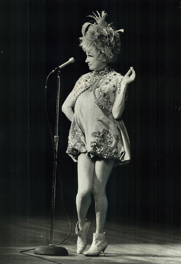Phyllis Diller Height