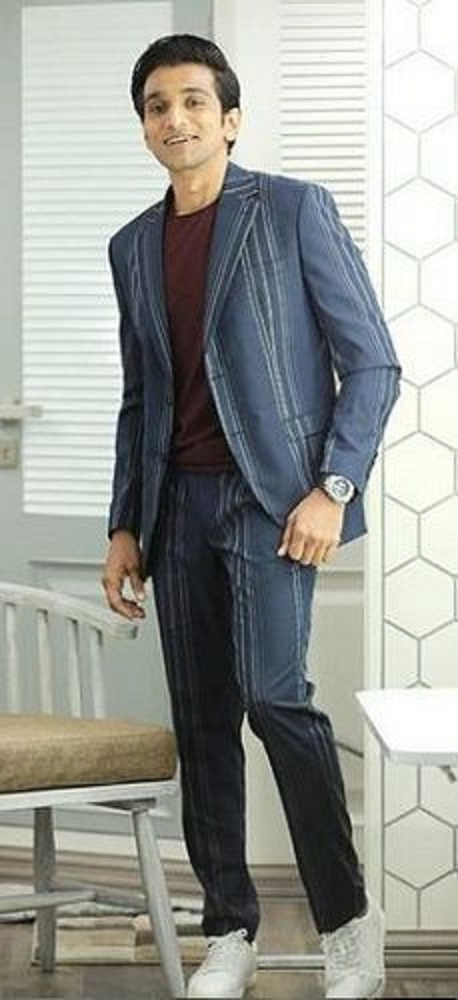 Pratik Gandhi Height