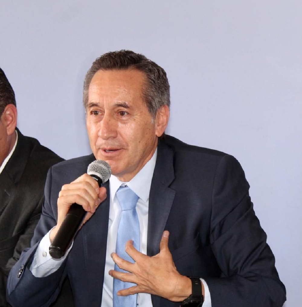 Raúl Chaparro: Weight, Age, Husband, Biography, Family Facts 4 Raúl Chaparro career