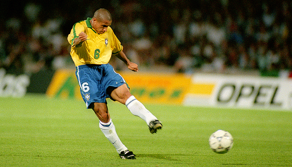Roberto Carlos Height, Weight, Interesting Facts, Career Highlights, Physical Appearance 3 Roberto Carlos career