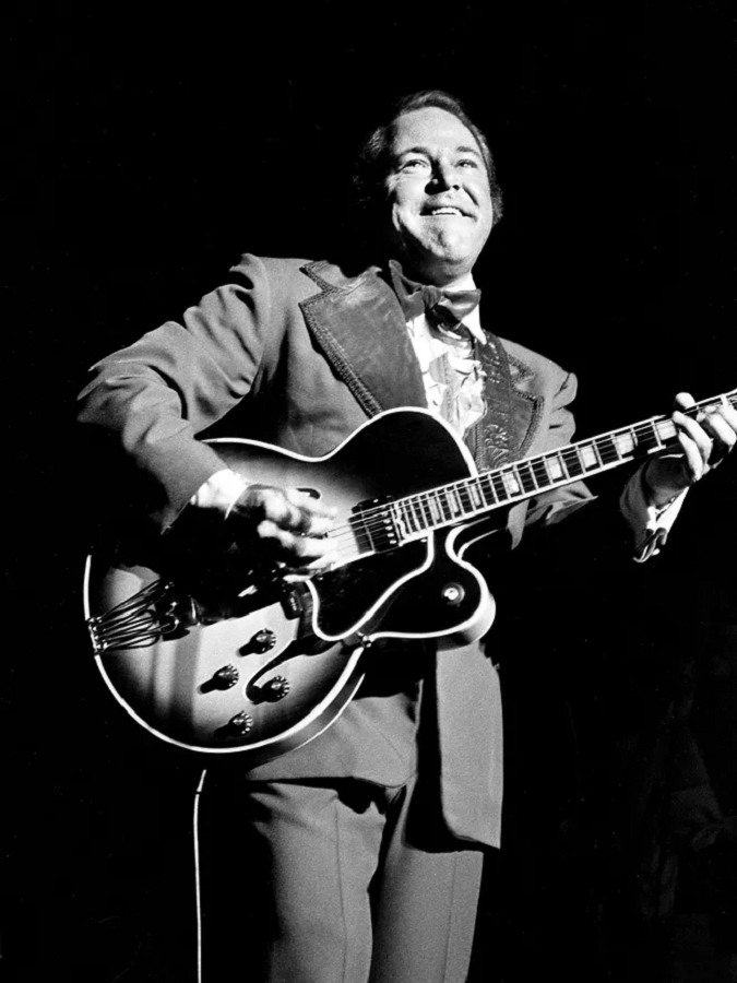 Roy Clark: A Journey Of Height, Weight, Age, Career, And Success 2 Roy Clark Height