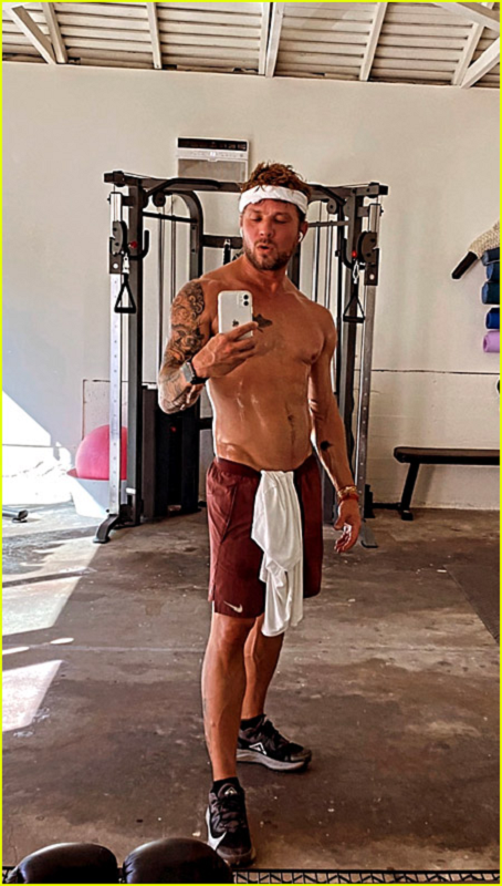 Ryan Phillippe Weight, Age, Husband, Biography, Family Facts 2 Ryan Phillippe Height