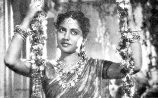 S Varalakshmi World: Revealing Weight, Age, Husband, Biography, Family Facts 4 S Varalakshmi Career