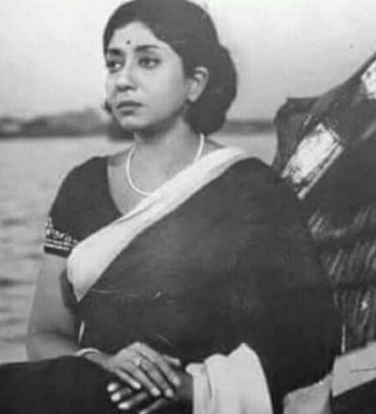 Sabitri Chatterjee – Height, Weight, Net Worth, Personal Details 2 Sabitri Chatterjee Height