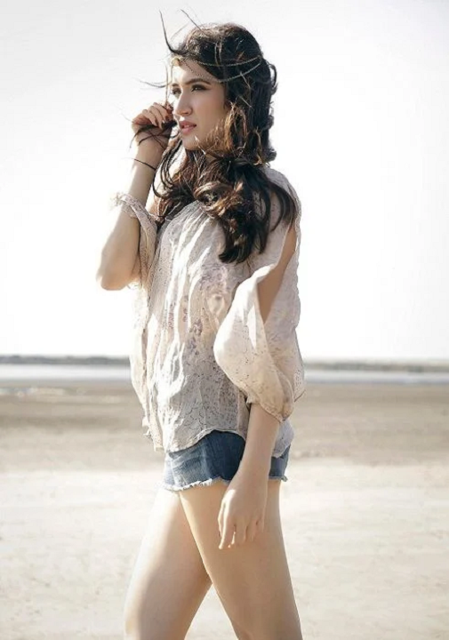 Sagarika Ghatge: Unveiling Height, Weight, Age, Biography, Husband More 2 Sagarika Ghatge Height