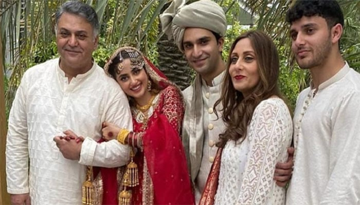 Sajal Aly Full Biography And Lifestyle 2 Sajal Aly Family