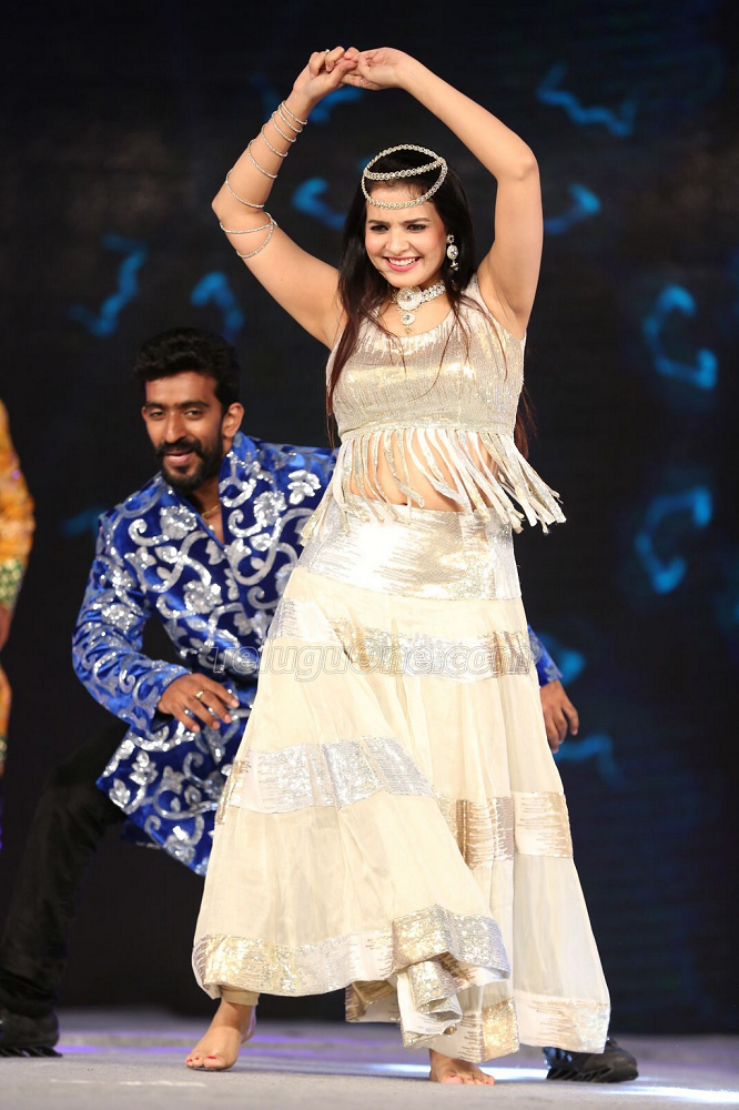 Saloni Aswani Height