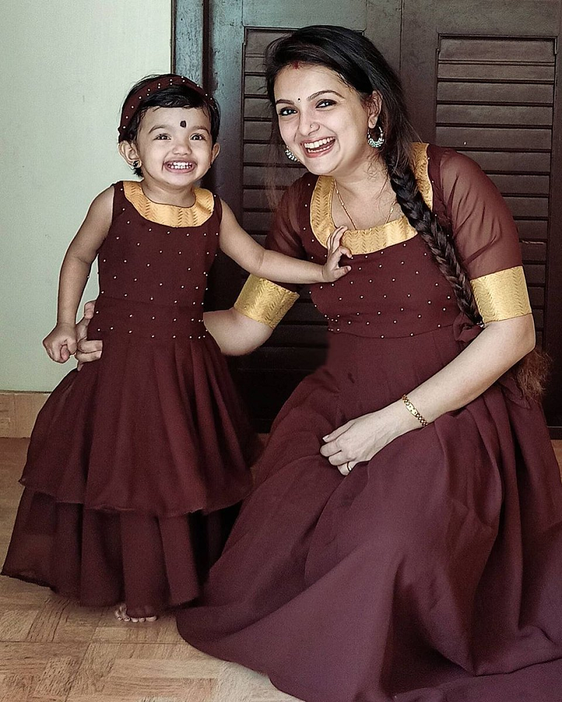 Saranya Mohan Height