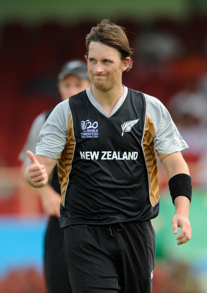 Shane Bond – Height, Weight, Net Worth, Personal Details 2 Shane Bond Height