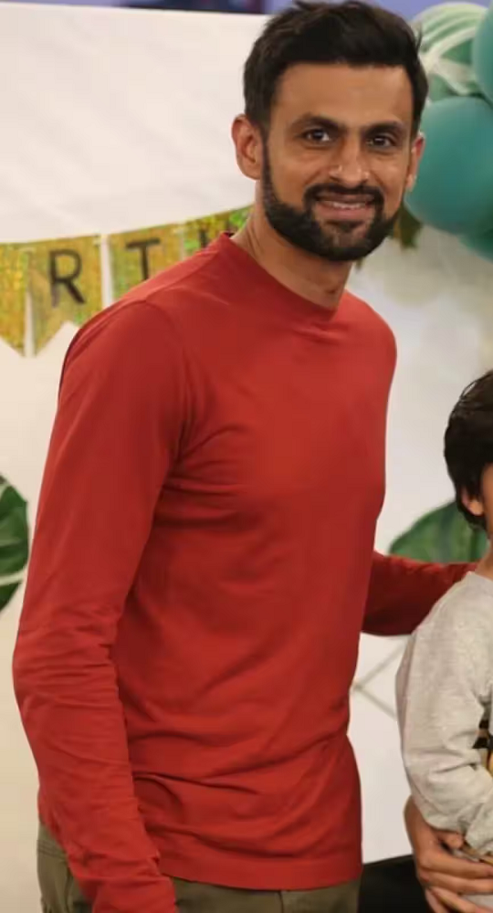 Shoaib Malik: A Journey Of Height, Weight, Age, Career, Success 2 Shoaib Malik Height