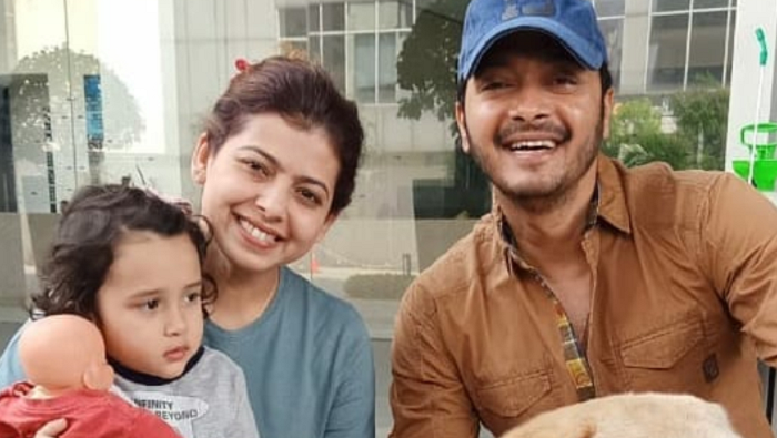 Shreyas Talpade Family