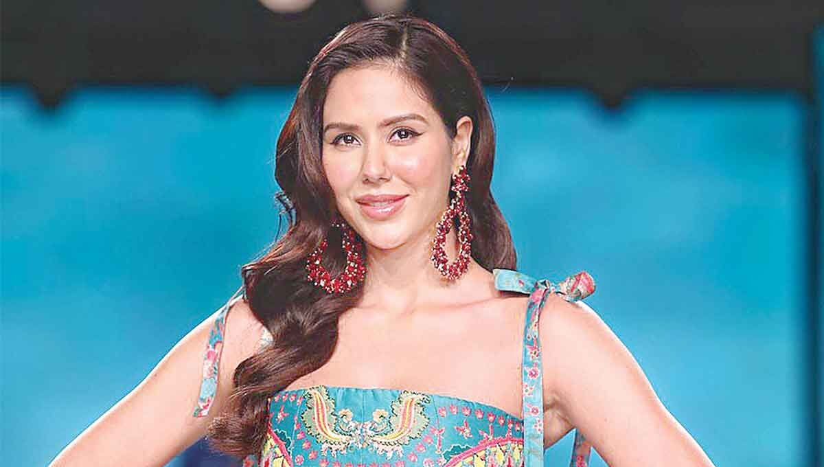 Top 10 Most Popular Punjabi Models: Age, Height, Weight and Biography 10 Sonam Bajwa