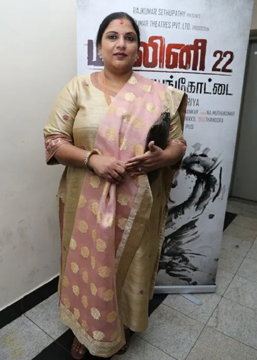 Sripriya Biography, Career, Personal Life, Physical Characteristics 2 Sripriya Height
