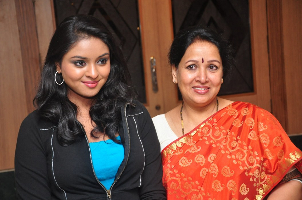 Sumithra: Full Biography And Lifestyle 3 Sumithra Family