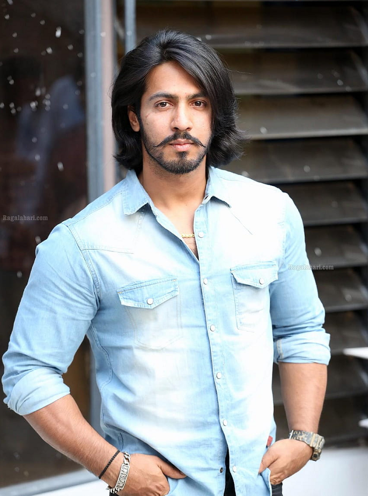 Thakur Anoop Singh: Weight, Age, Husband, Biography, Family Facts 2 Thakur Anoop Singh Height
