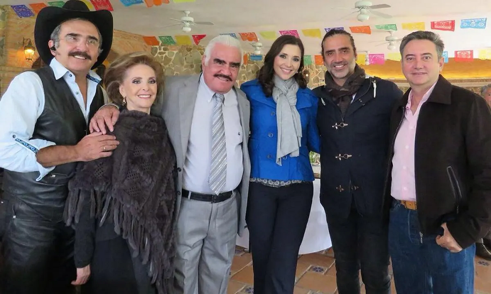 Vicente Fernndez Weight, Age, Husband, Biography, Family Facts 3 Vicente Fernndez Family