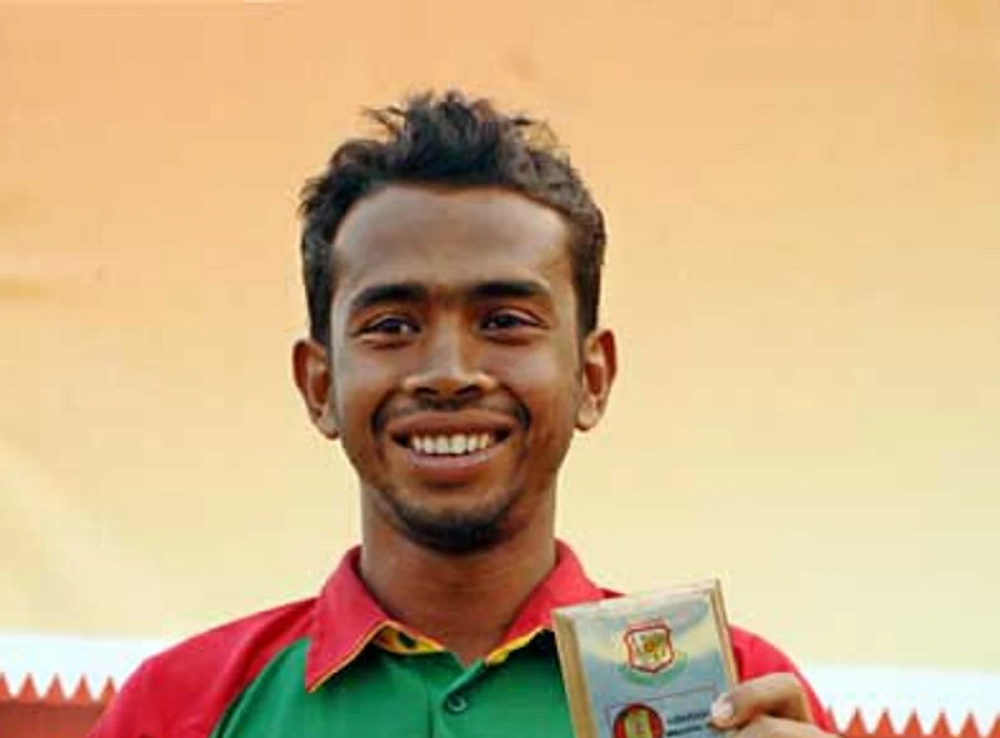 Anwar Hossain career
