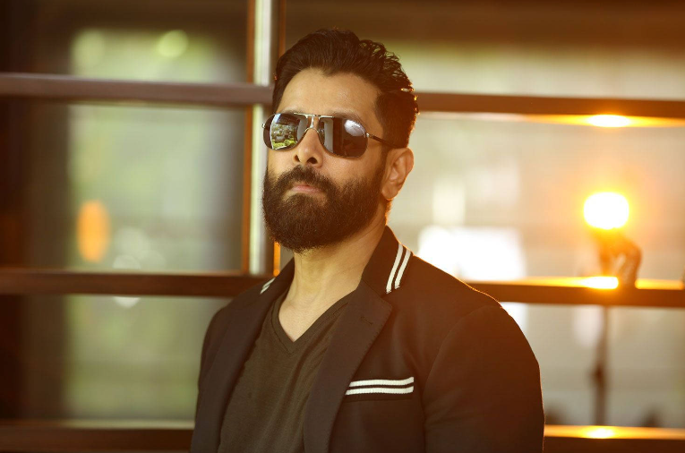 Top 10 Most Popular Tamil Actors: Age, Height, Weight, and Biography 7 Chiyaan Vikram