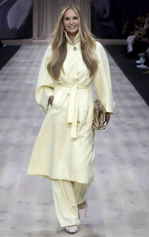Top 10 Most Popular Australian Models: Age, Height, Weight and Biography 2 Elle Macpherson