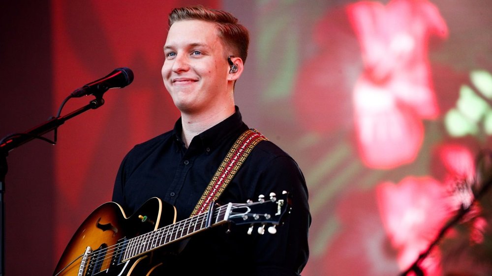 Top 10 Most Popular United Kingdom Singers: Age, Height, Weight and Biography 6 George Ezra