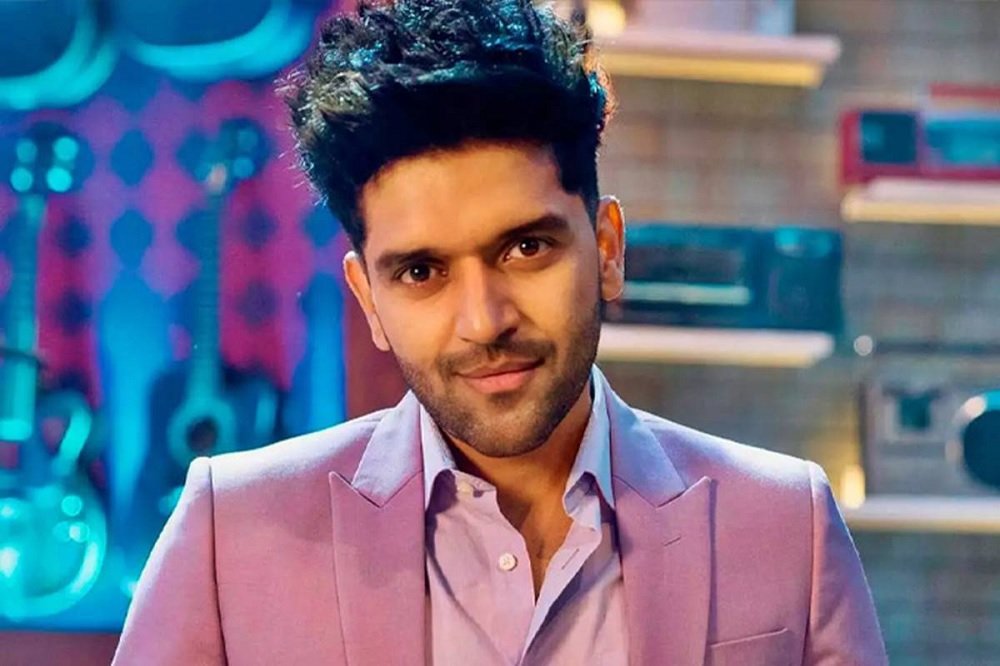 Top 10 Most Popular Punjabi Singers: Age, Height, Weight, and Biography 7 Guru Randhawa