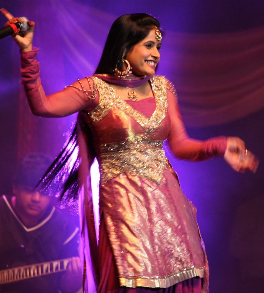 Top 10 Most Popular Punjabi Singers: Age, Height, Weight, and Biography 10 Miss Pooja
