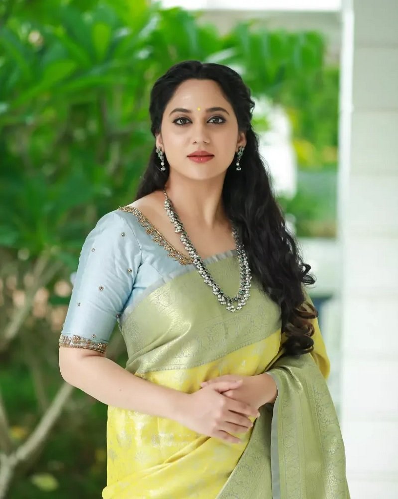 Top 10 Most Popular Malayalam Models: Age, Height, Weight and Biography 9 Miya George