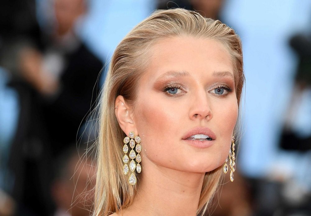 The Top 10 Most Popular German Models: Age, Height, Weight and Biography 3 Toni Garrn